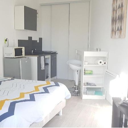 Studio Cozy Tout Confort Chez L'Habitant Apartman La Roche-sur-Yon Kültér fotó